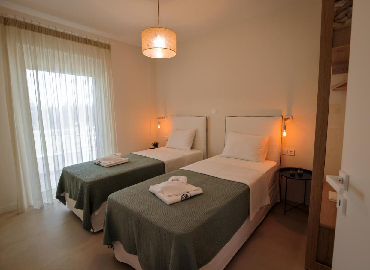 La Mer Bleue Beachfront Boutique Apartments Врахати Экстерьер фото