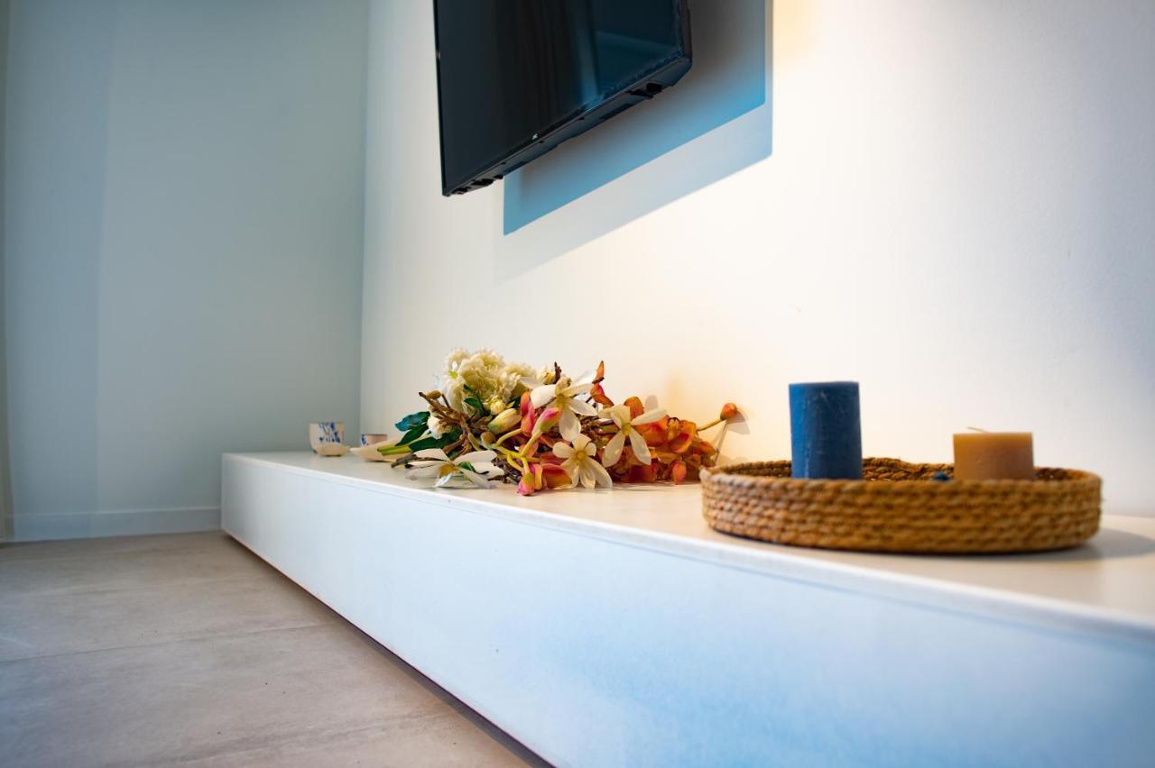 La Mer Bleue Beachfront Boutique Apartments Врахати Экстерьер фото