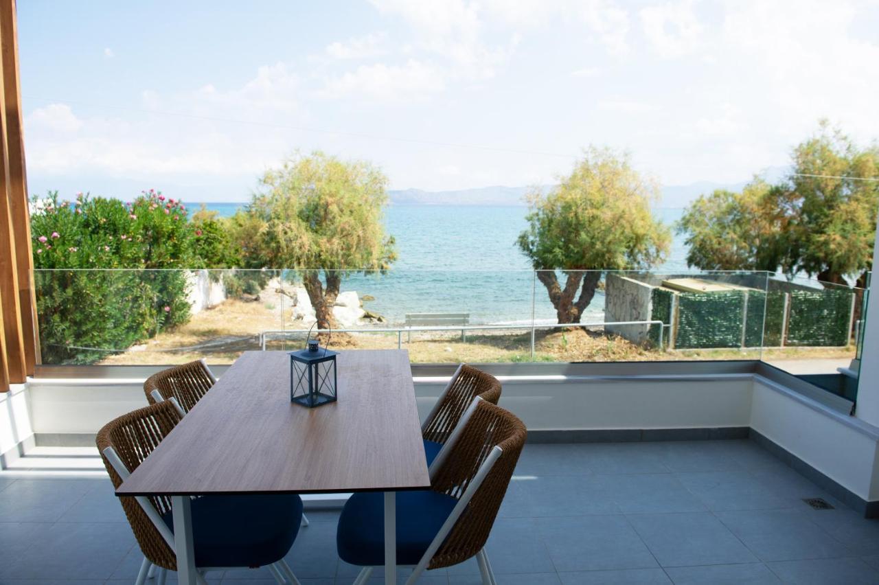 La Mer Bleue Beachfront Boutique Apartments Врахати Экстерьер фото