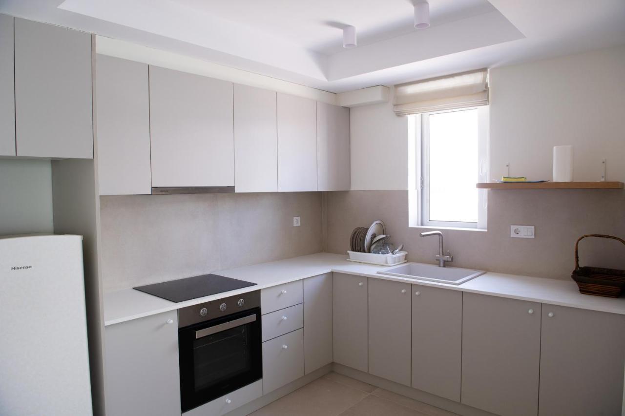 La Mer Bleue Beachfront Boutique Apartments Врахати Экстерьер фото